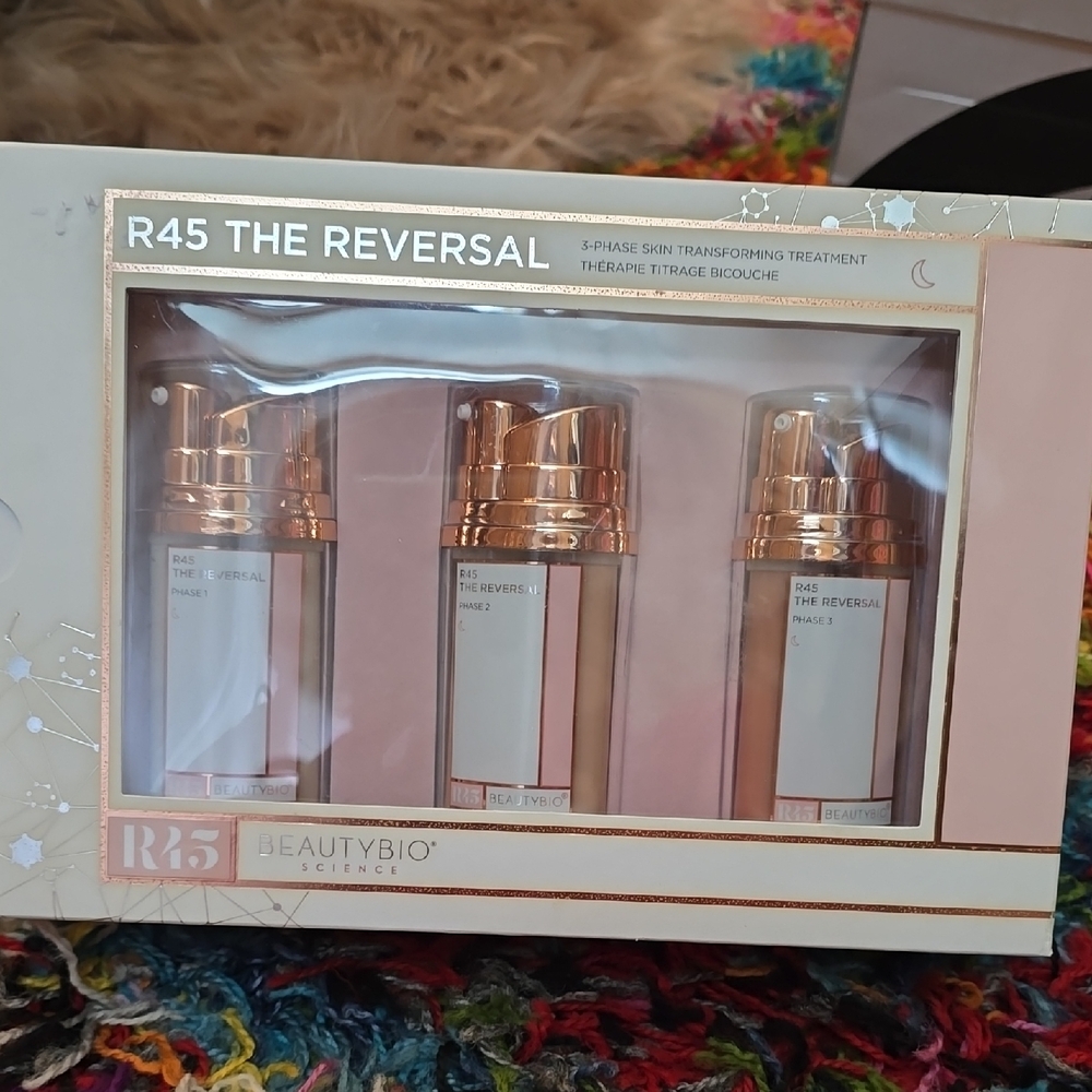 NWOT R45 The Reversal Skincare Set - Gold